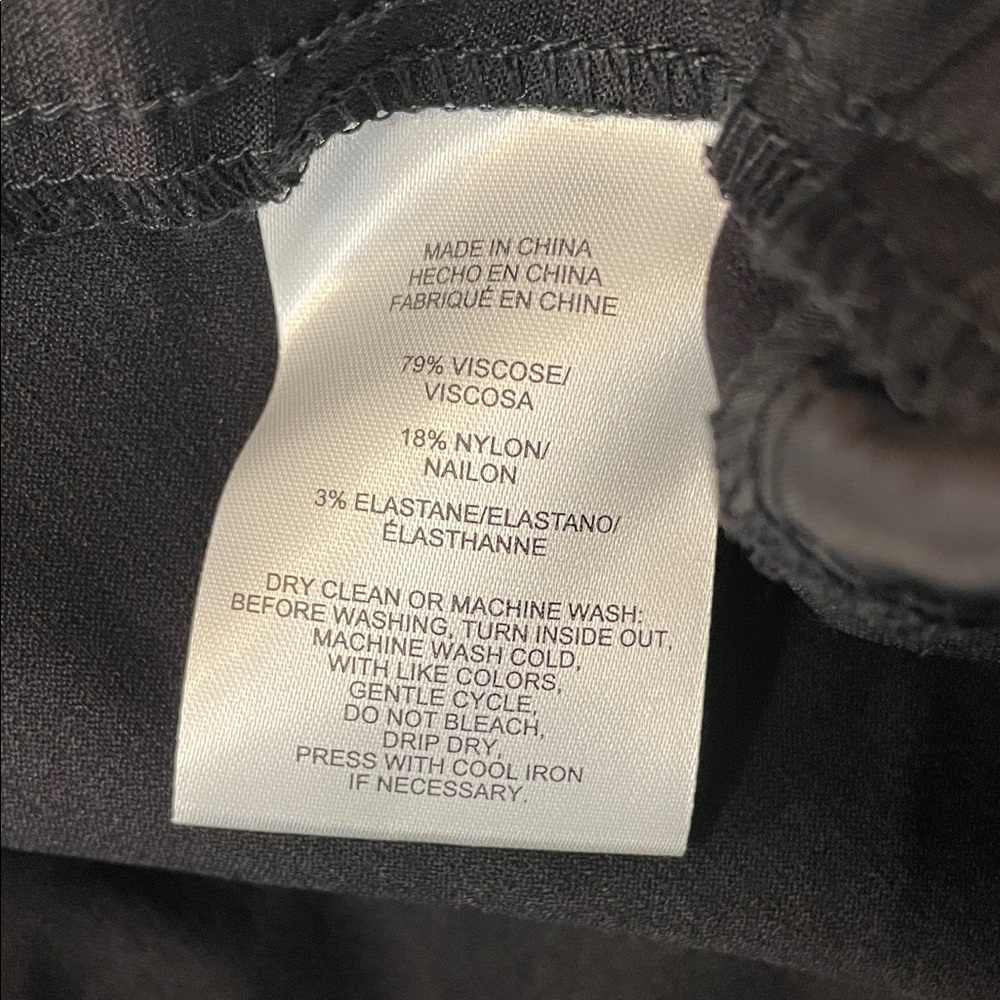 NWT. Jones New York 10 Classic Black Slim Crop Dress Pants. - Picture 5 of 10